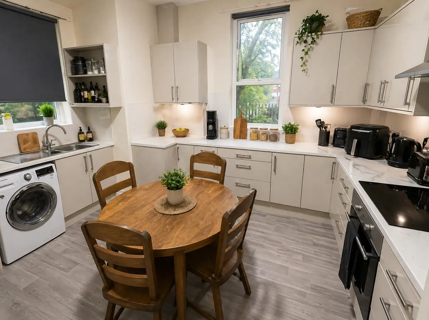 7 bedroom student house to rent on Ash Grove, Hyde Park, Leeds — photo 2
