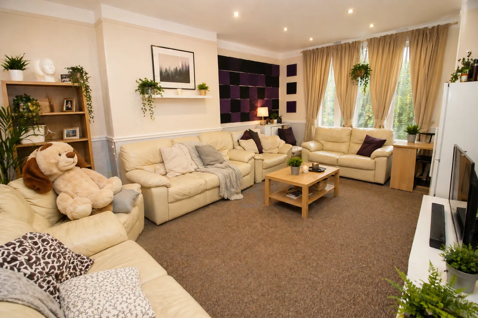 14 bedroom student house to rent on North Grange Road, Hyde Park, Leeds