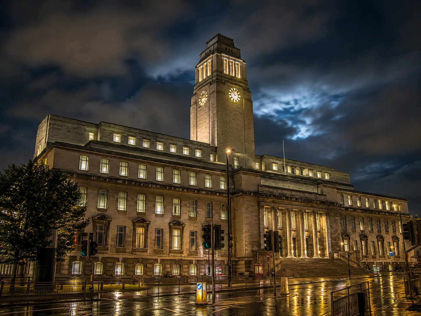 The Parkinson Building at the University of Leeds lit up at night, a five-minute walk from Woodhouse student houses