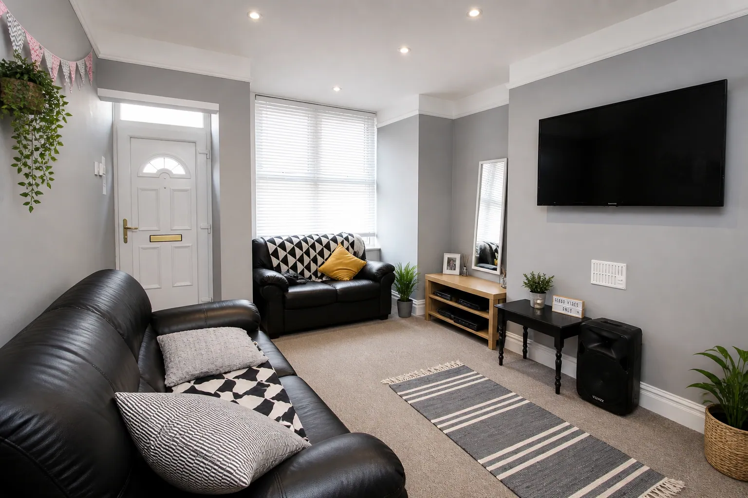 6 bedroom student house to rent on Queen's Road, Hyde Park, Leeds