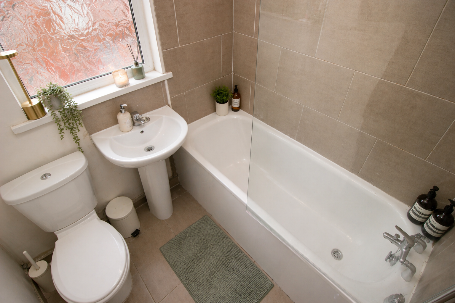 5 bedroom student house to rent on The Village Street, Burley, Leeds — photo 7
